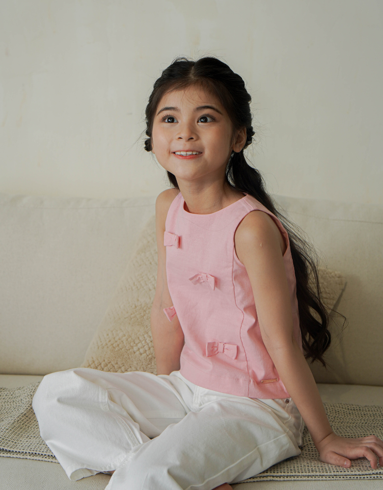 Bow Applique Sleeveless Blouse