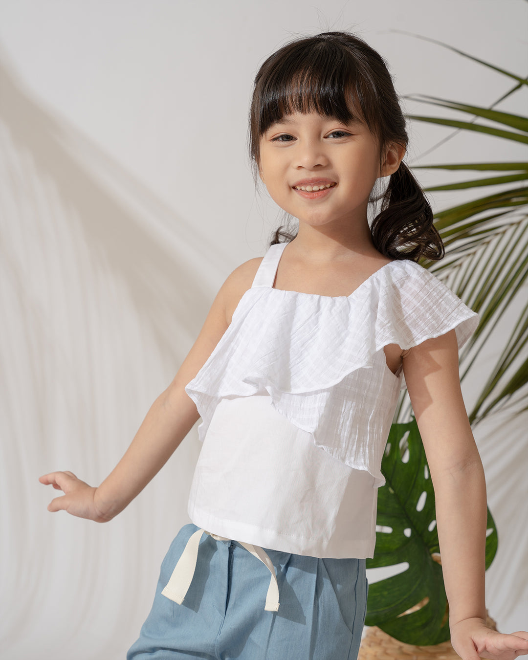 Poney Girls Sleeveless Blouse with Lace Ruffles